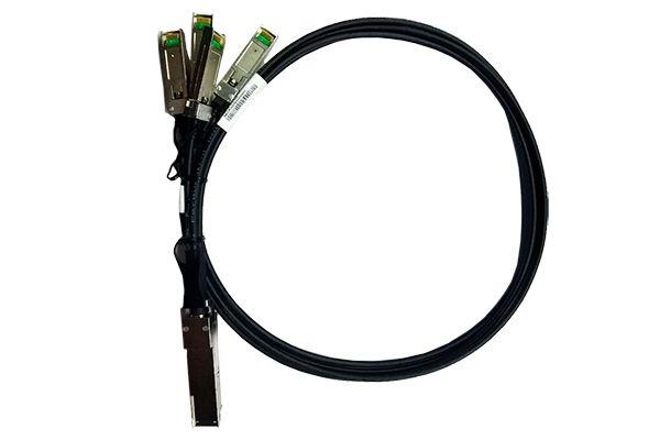 DEM-CB100QXS-4XS Пассивный кабель 40G QSFP+ длиной 1 м с 1 разъемом QSFP+ и 4 разъемами 10GBase-X SFP+ для подключения серверов к коммутаторам DXS-3600